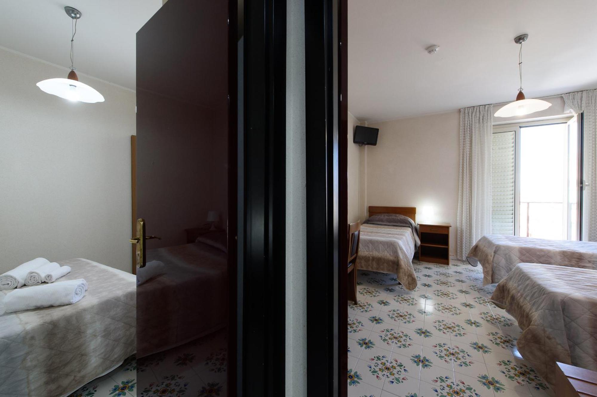 Hotel Casa Tra Noi Rome Exterior photo